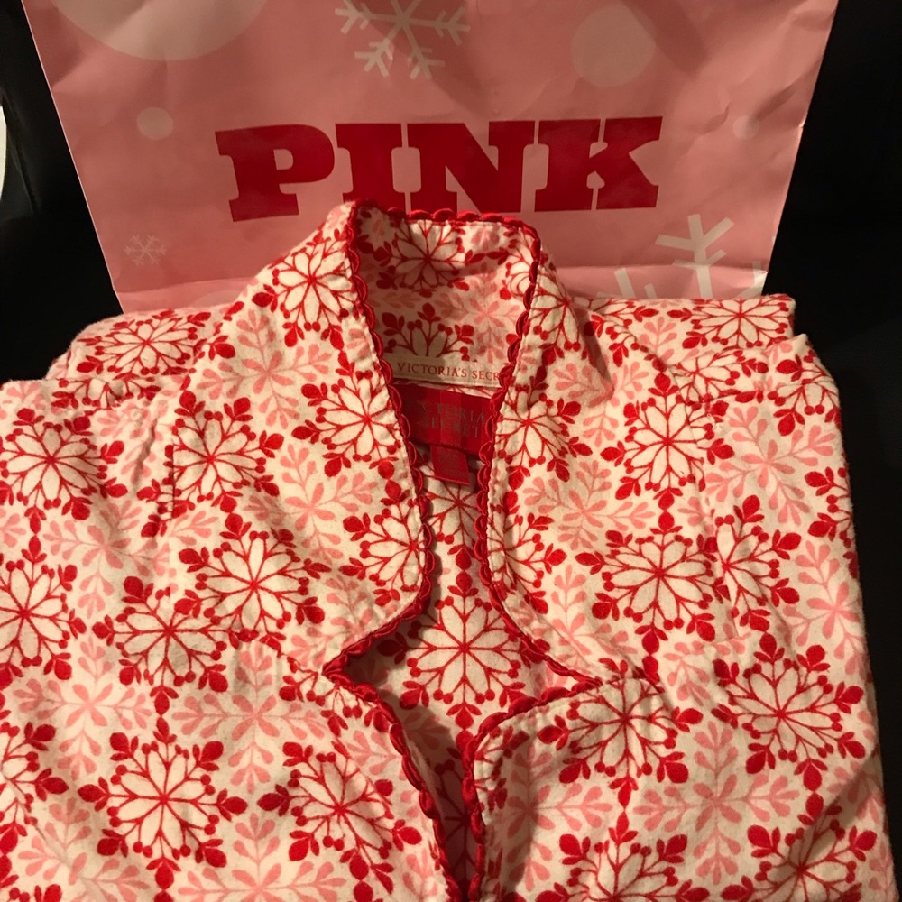Victoria Secret 2 pc pajama, size XL with bag